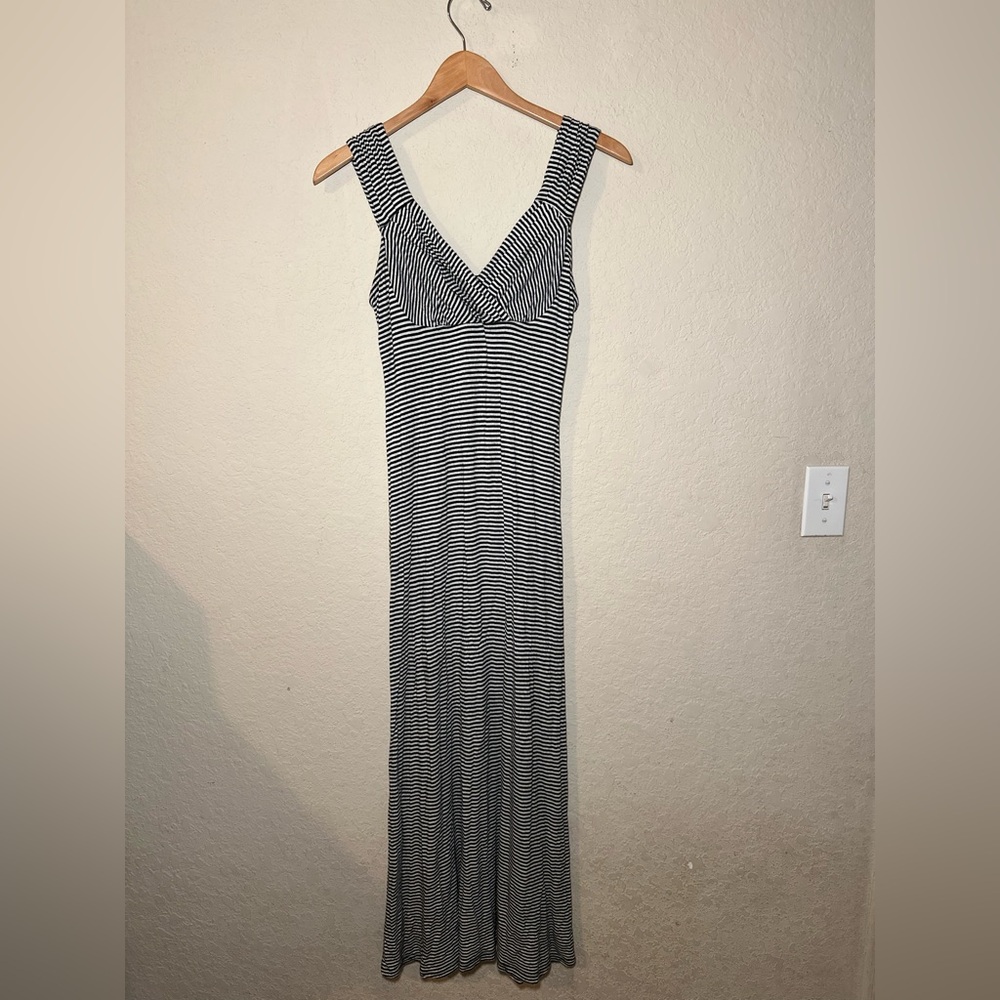 Women’s M Striped Black and White Maxi Dress